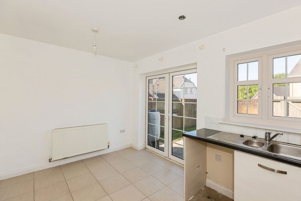 Property photo 3 of 17 Photo