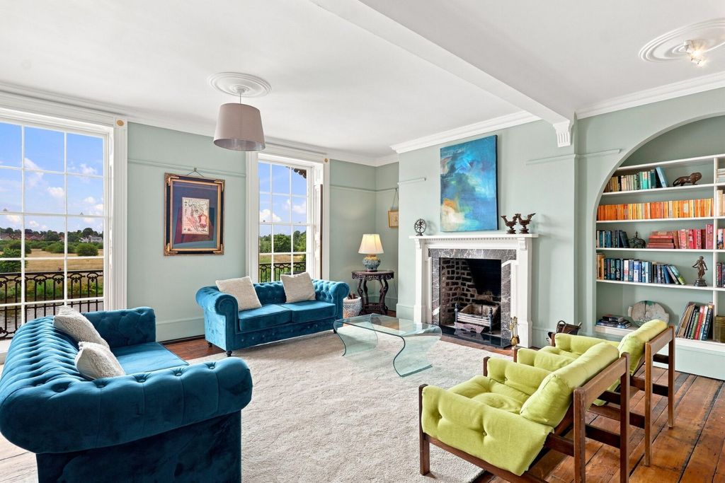 Property photo 3 of 34 Drawing Room