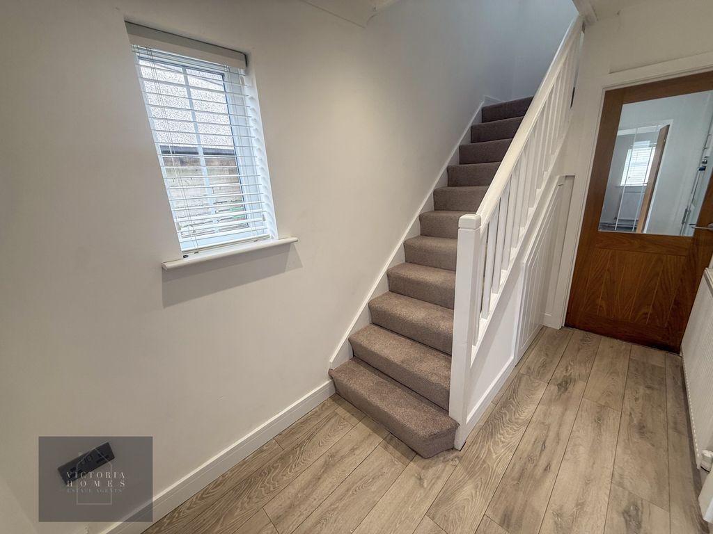 Property photo 3 of 48 Photo 6