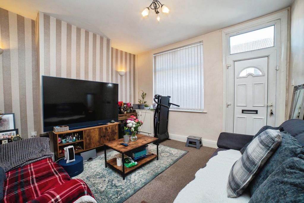 Property photo 2 of 17 Pbox-Img.Jpg