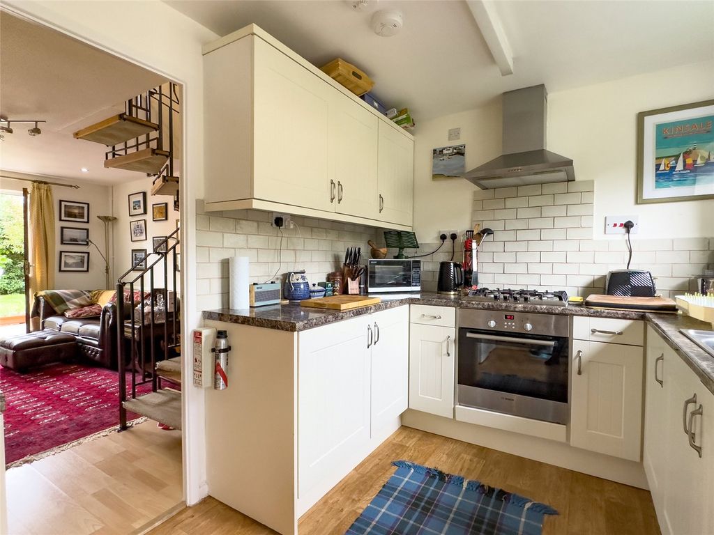 Property photo 3 of 19 Kitchen