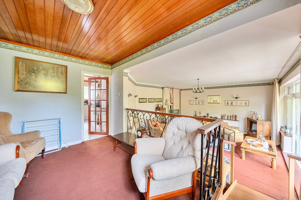Property photo 2 of 18