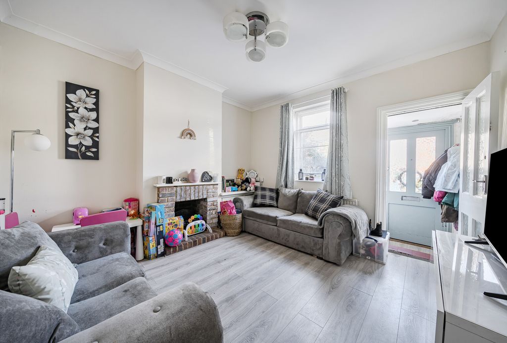 Property photo 2 of 15 1354249-2-68d52Ed...