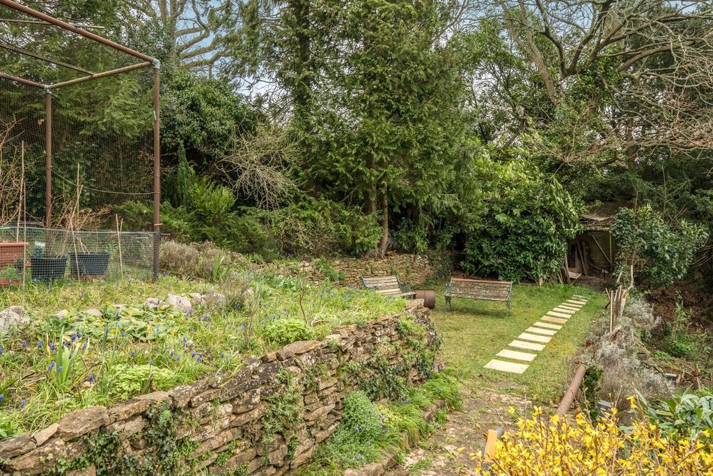 Additional image 11 of 12 bed detached house for saleFrith Hill Road, Godalming GU7