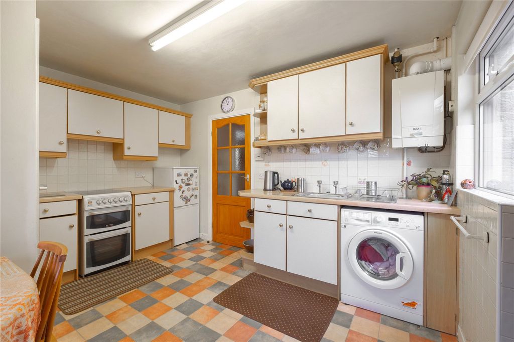 Property photo 2 of 15 Dining Kitchen