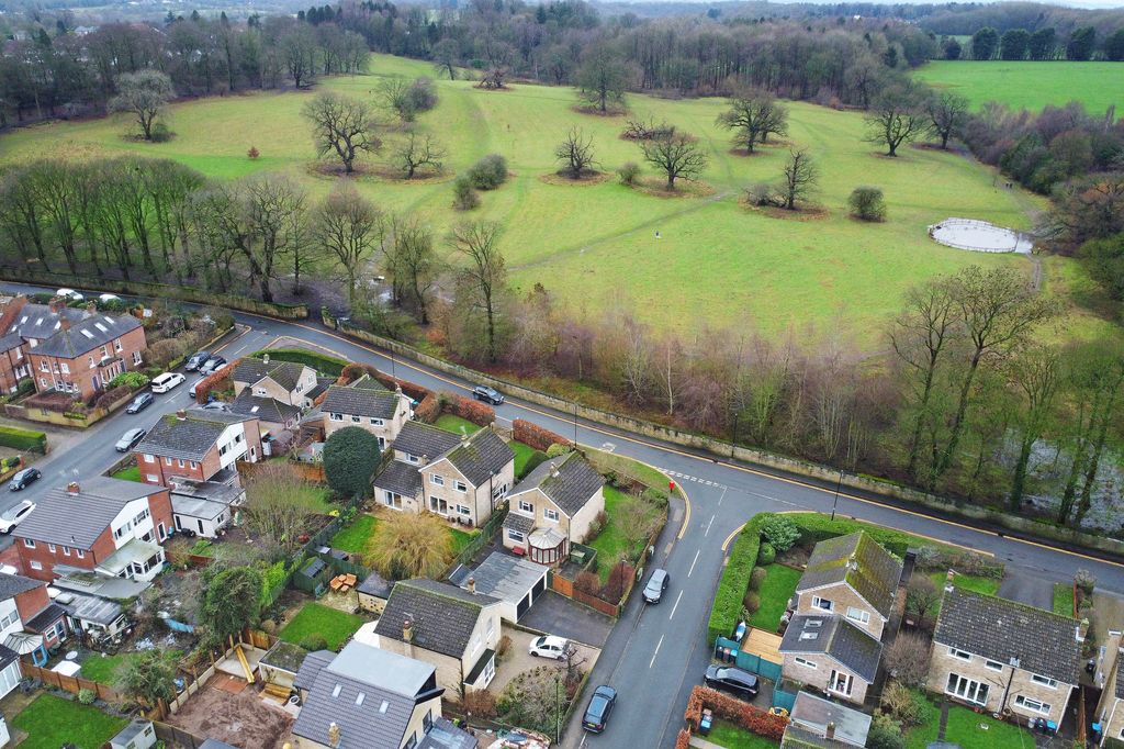 Property photo 2 of 22 9