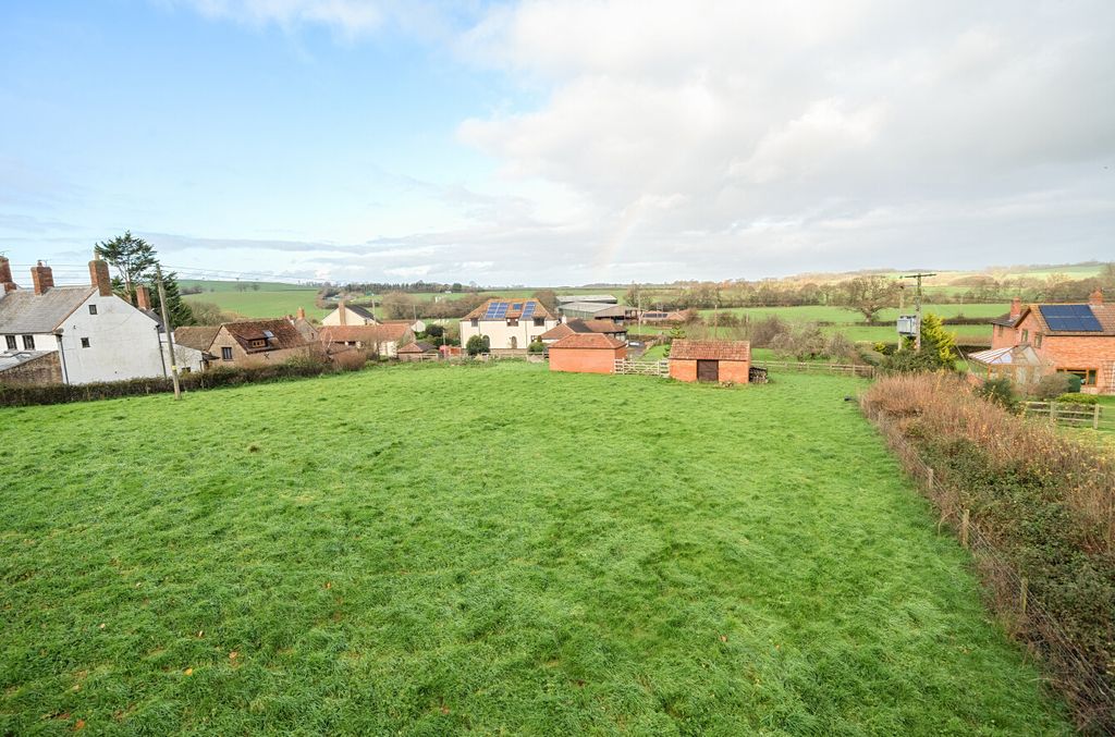 Property photo 3 of 31 1387220-9-693Af0d...