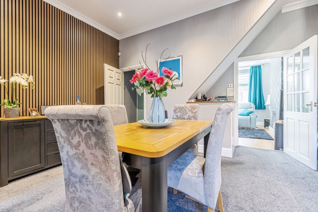 Property photo 3 of 21 Pbox-Img.Jpg