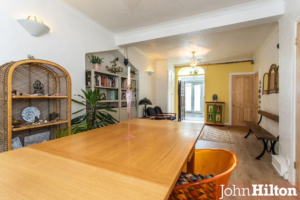 Property photo 2 of 17 Newmarket Road29.Jpg