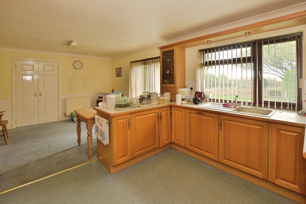 Property photo 3 of 17 Pbox-Img.Jpg