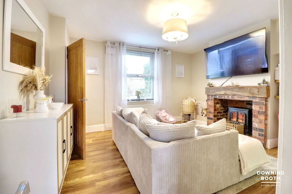 Property photo 2 of 21