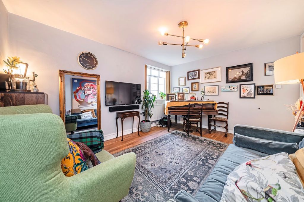 Property photo 3 of 7