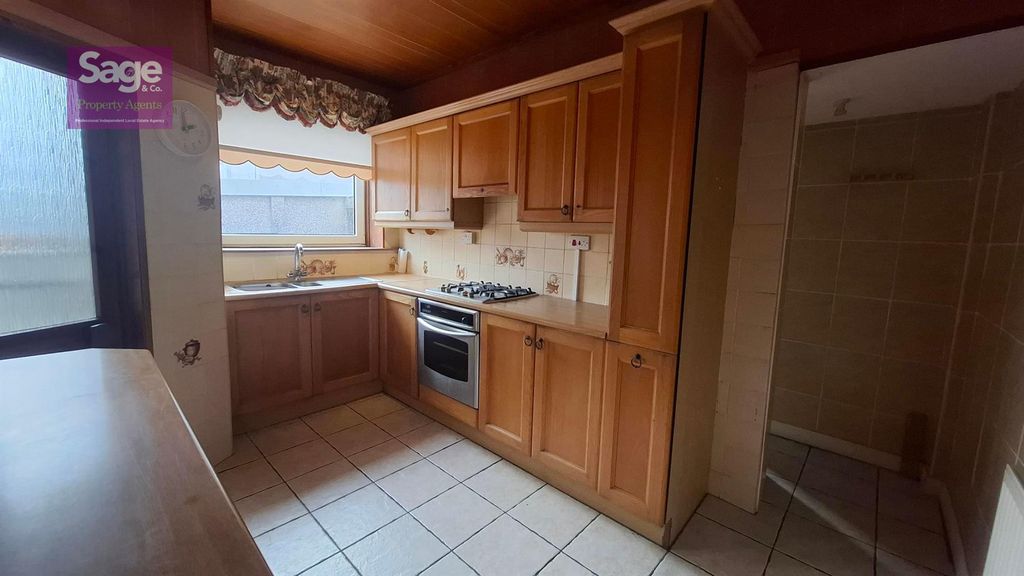 Property photo 3 of 38