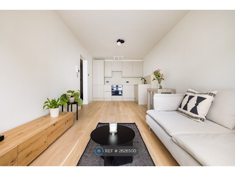 Property photo 1 of 17 Livingroom With Large Sofa