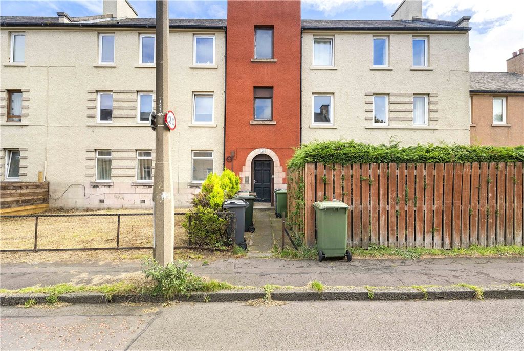 Property photo 1 of 27 Ferry Road Place