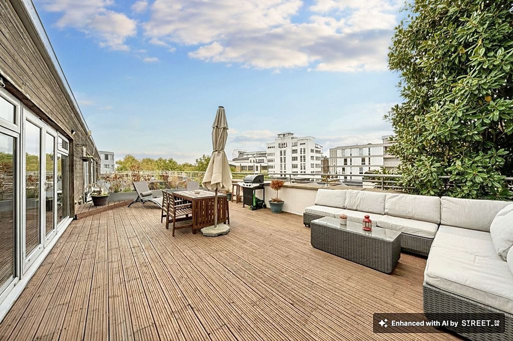 Property photo 3 of 22 Facing South East