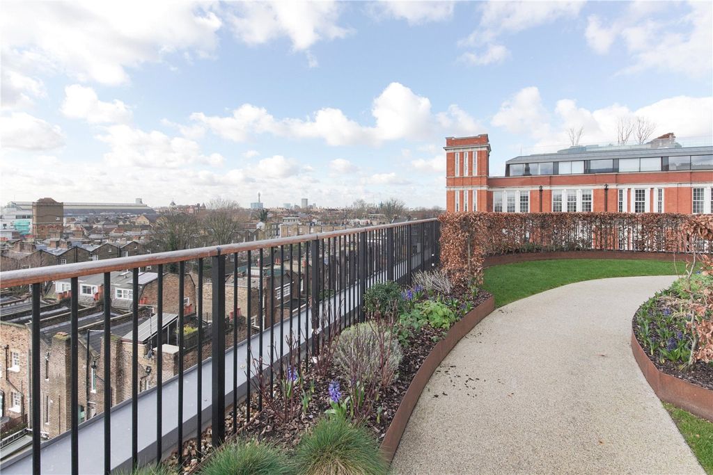 Property photo 3 of 14