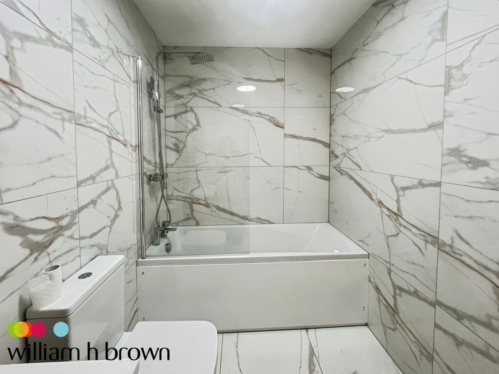 Property photo 2 of 7 Bathroom