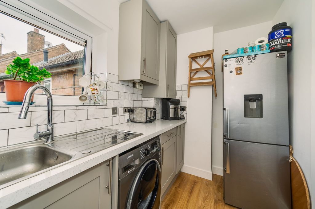 Property photo 3 of 16