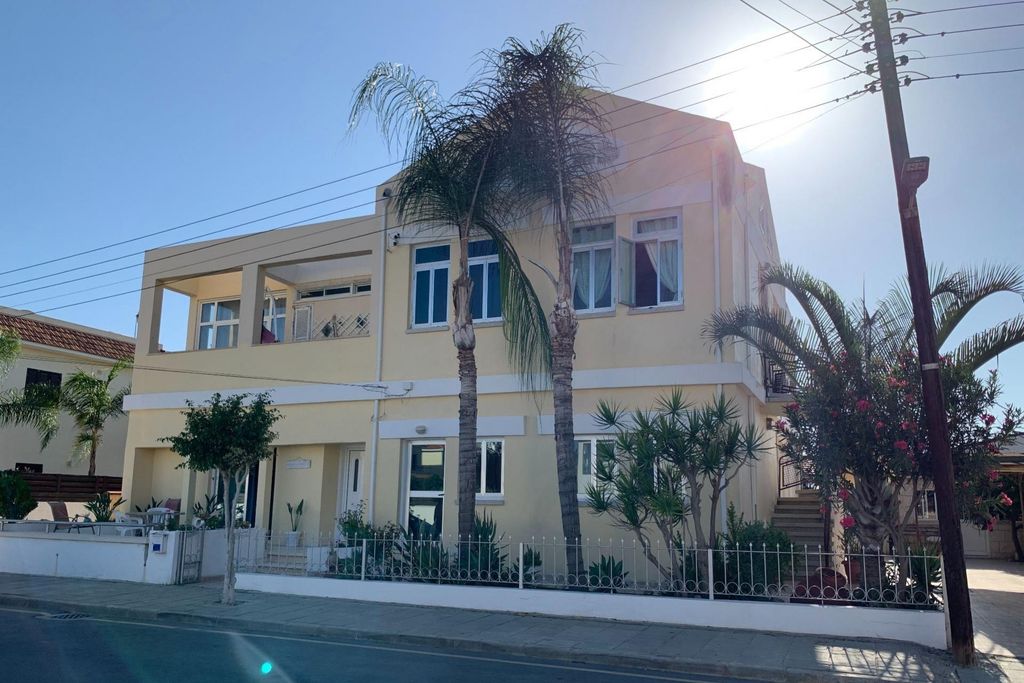 Property photo 1 of 21