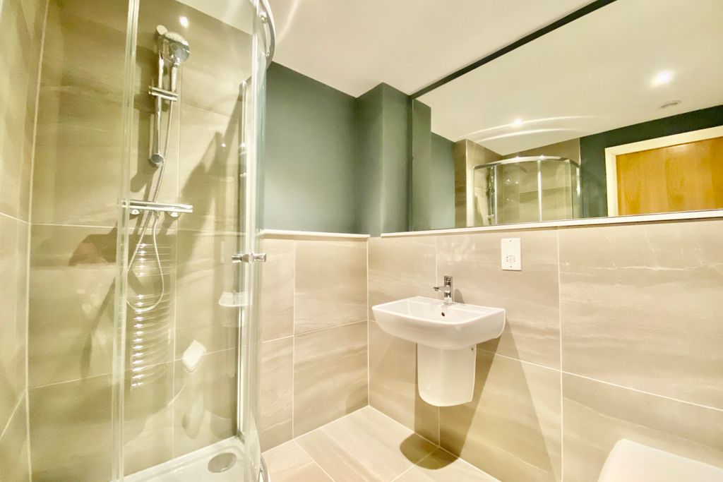 Property photo 3 of 7 Photo 04