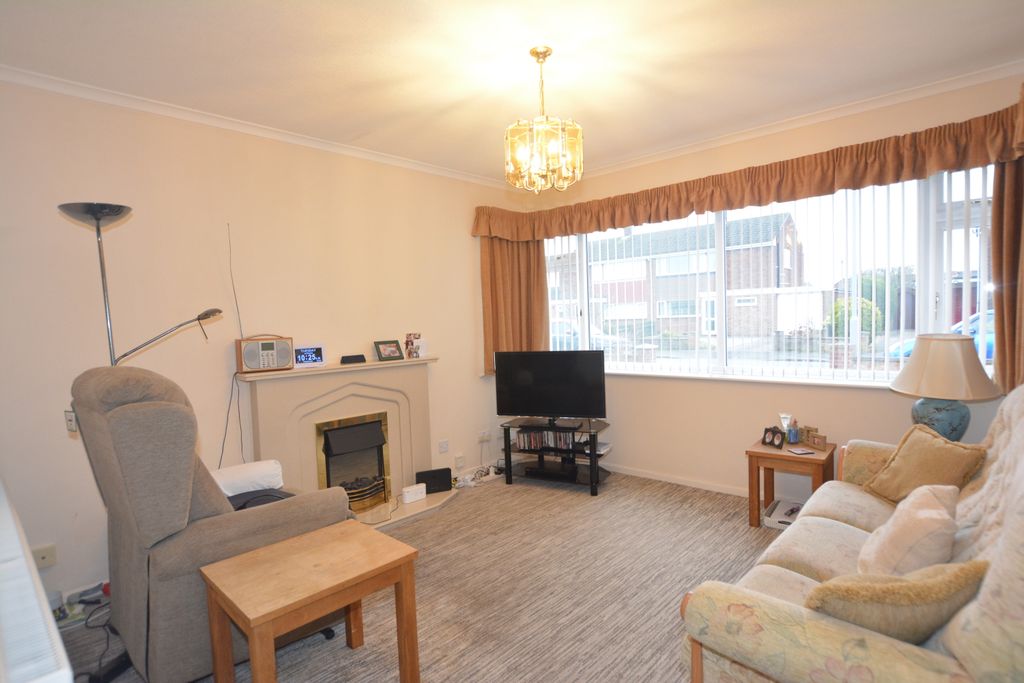 Property photo 2 of 13 Lounge