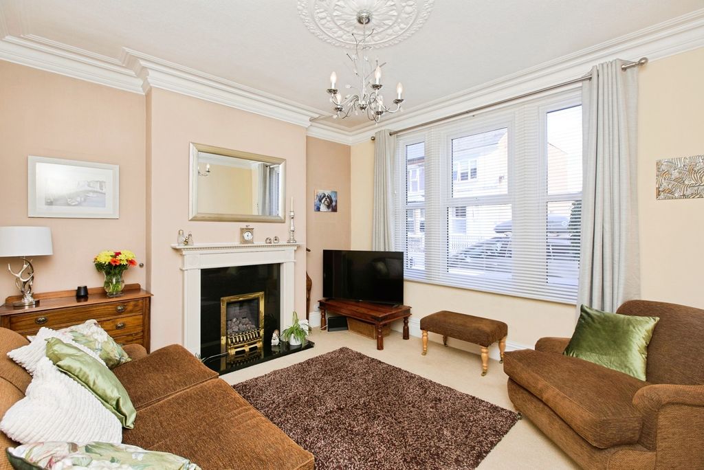 Property photo 2 of 19 Pbox-Img.Jpg