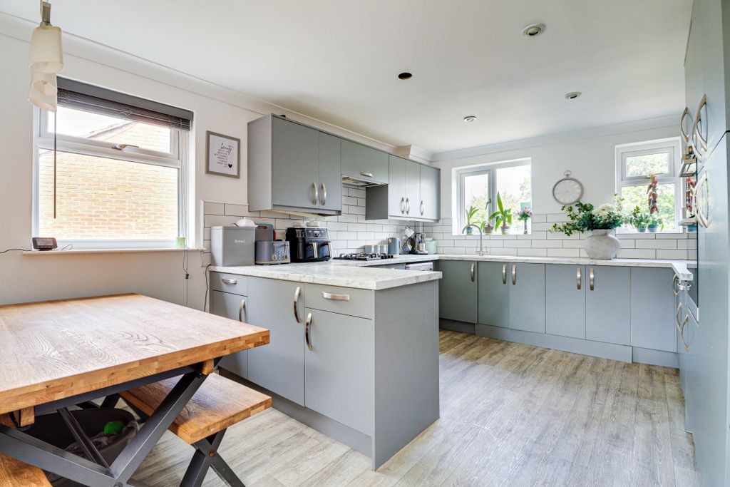 Property photo 3 of 16 Kitchen/Diner