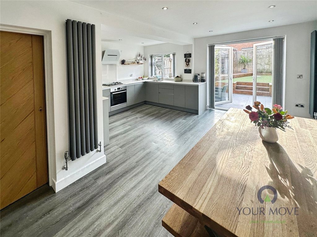 Property photo 2 of 18 Family Kitchen