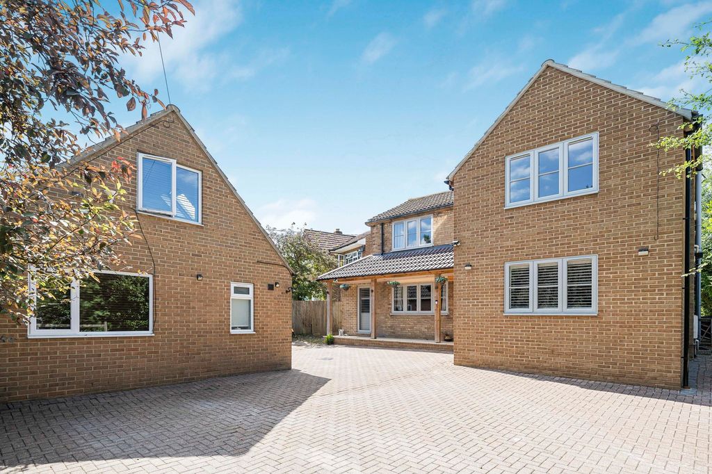 Property photo 1 of 31