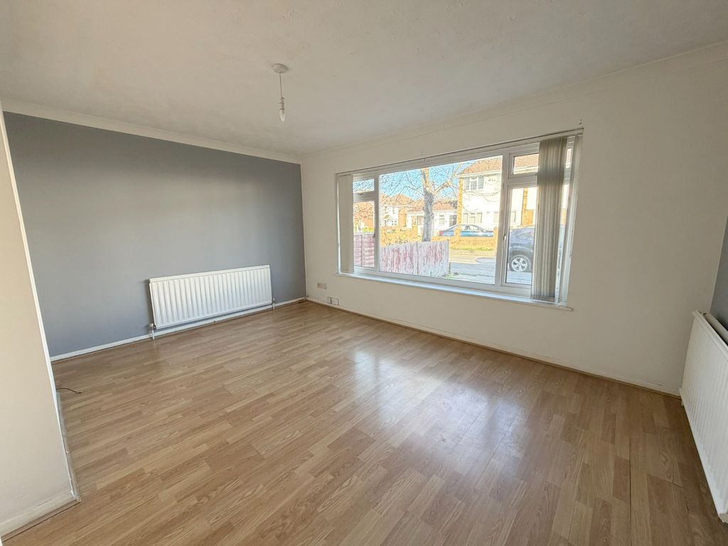 Property photo 2 of 9 5062531