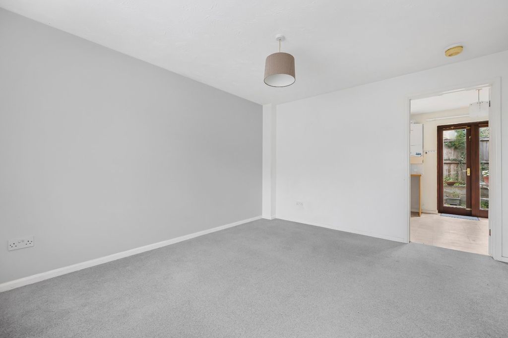 Property photo 3 of 14 Picture No. 15