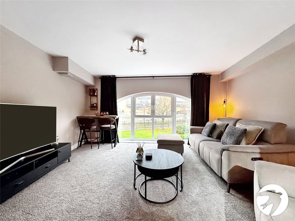 Property photo 2 of 12 Picture 2