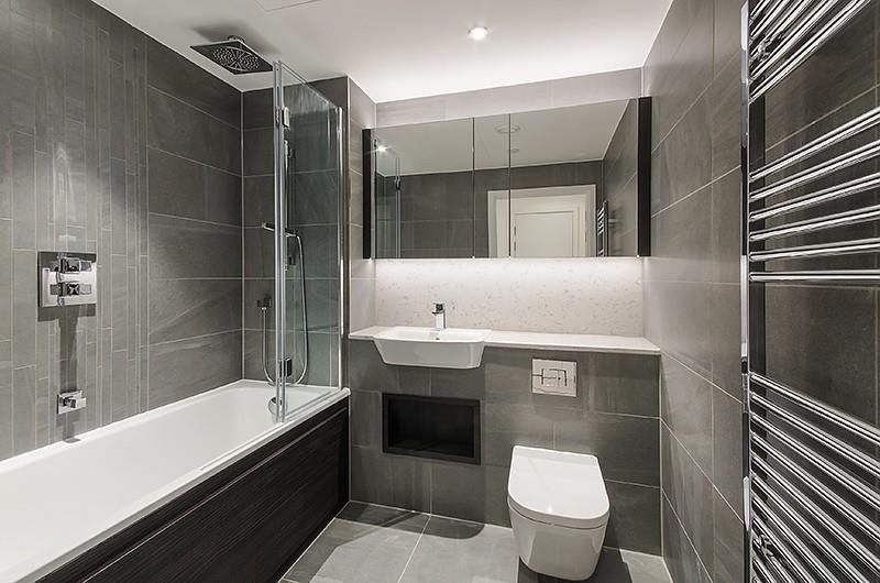 Property photo 2 of 6 Bathroom