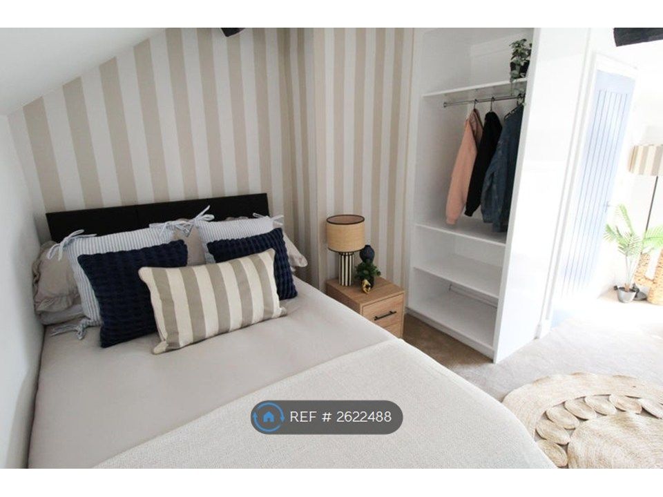 Property photo 1 of 5 Example Of A Room At 47 High Street