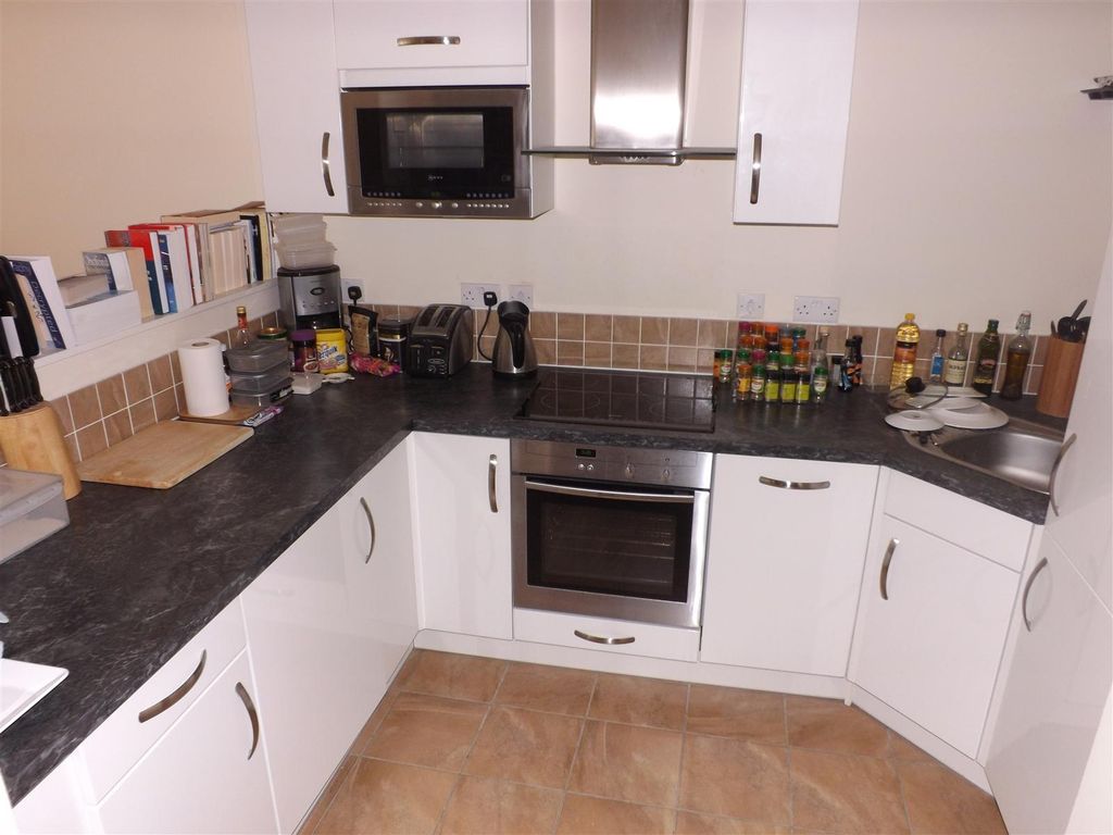 Property photo 2 of 5 Kitchen