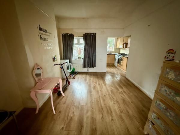 Property photo 3 of 9
