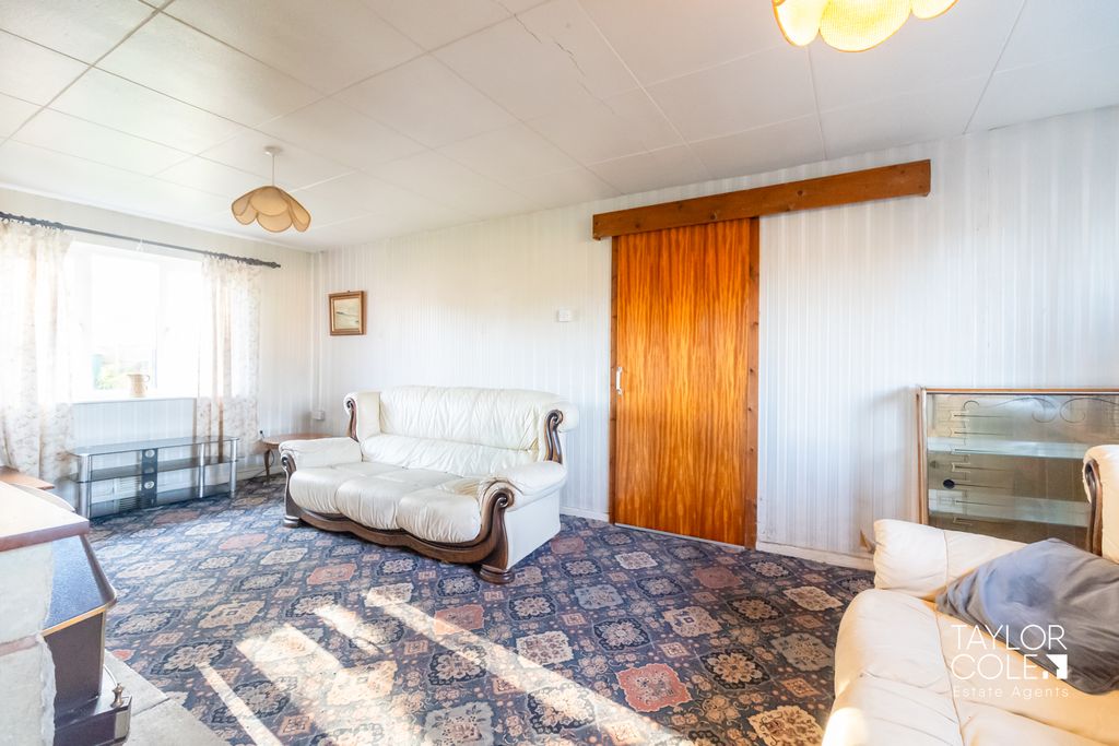 Property photo 2 of 23