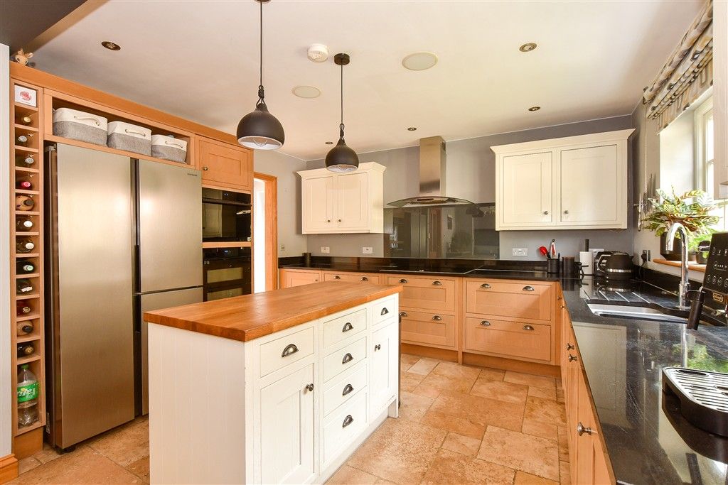Property photo 1 of 18 Kitchen