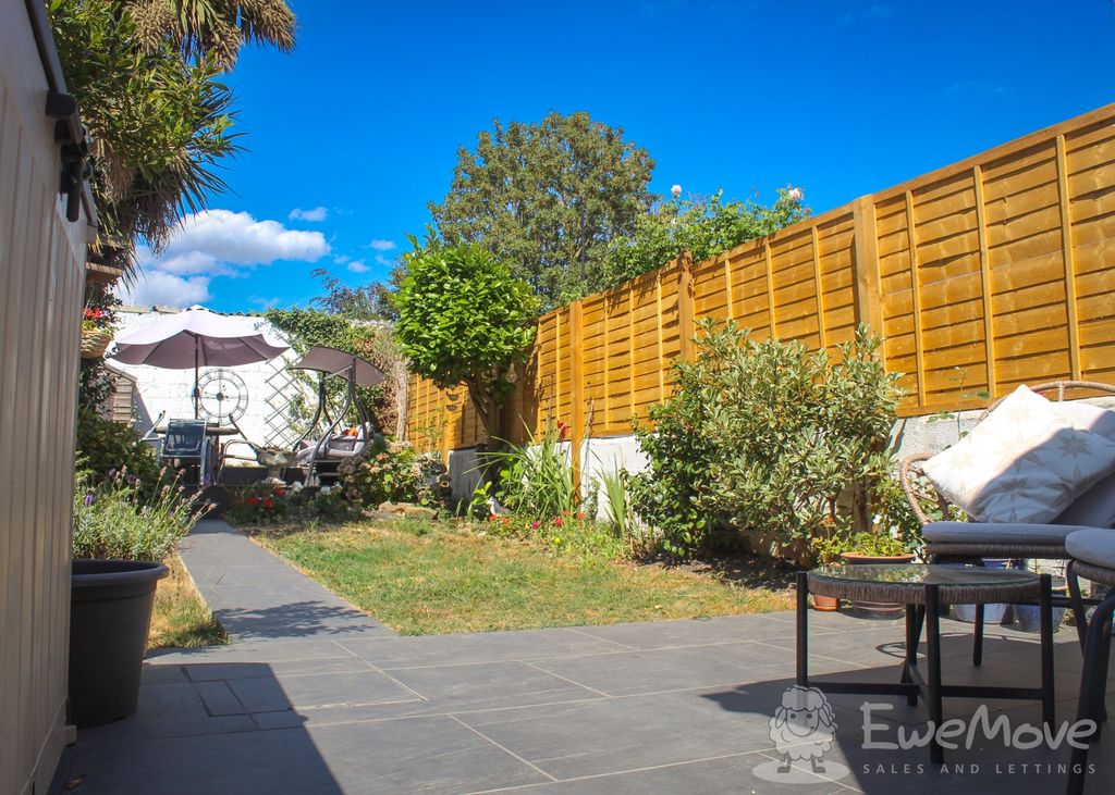 Property photo 3 of 16 Newly Renovated Rear Garden