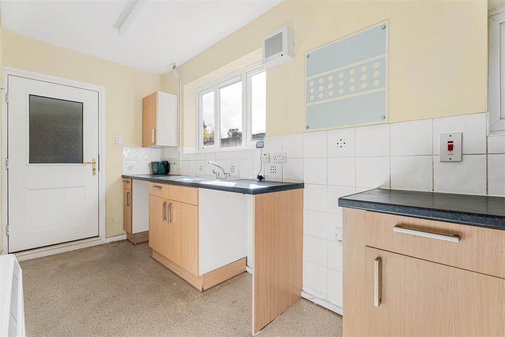 Property photo 3 of 18 20_94381.Jpg