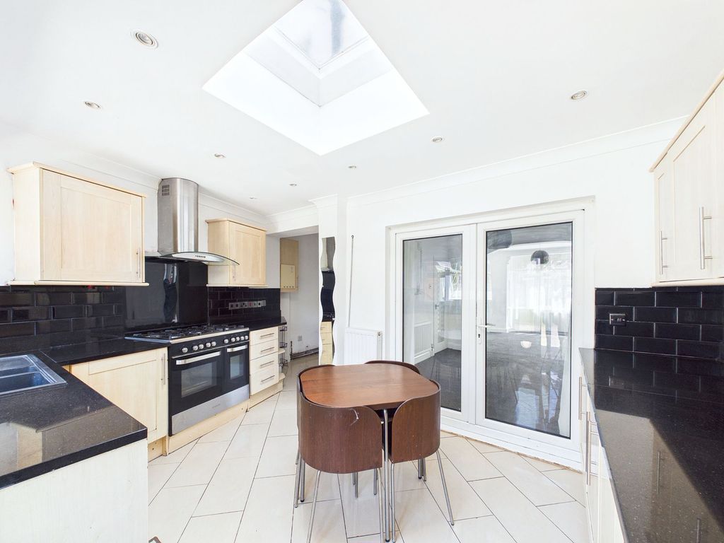 Property photo 2 of 31