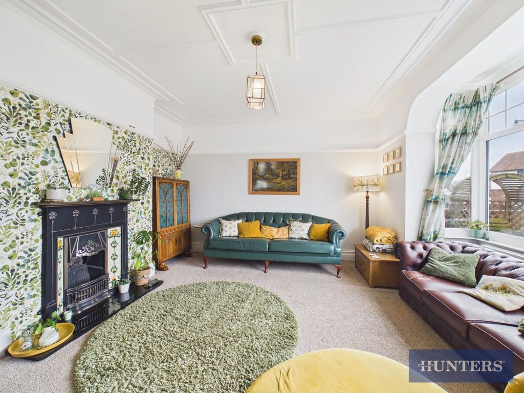 Property photo 3 of 22 Living Room