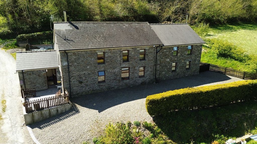 Property photo 2 of 44