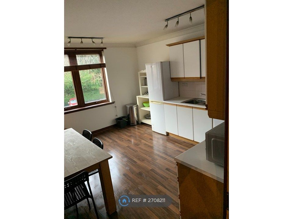 Property photo 2 of 15 Kitchen / Dinning Area