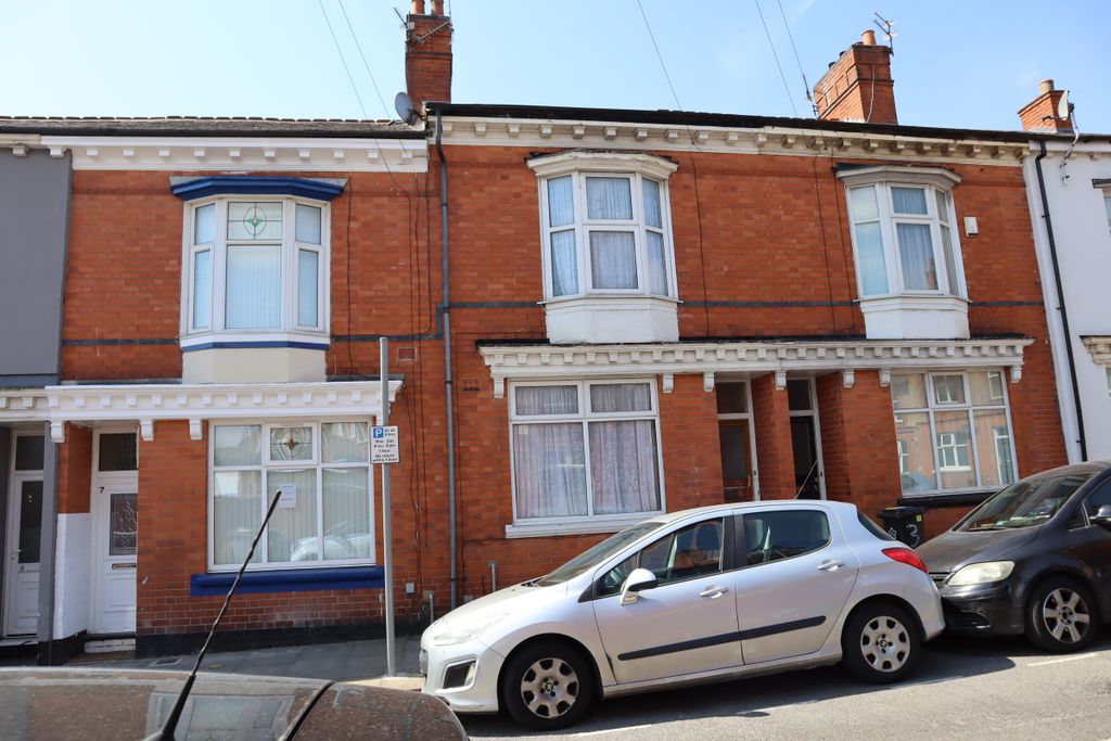 Property photo 1 of 42