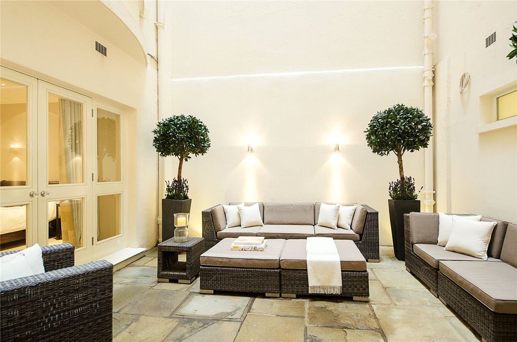 Additional image 9 of 4 bed flat to rentUpper Grosvenor Street, Mayfair, London W1K