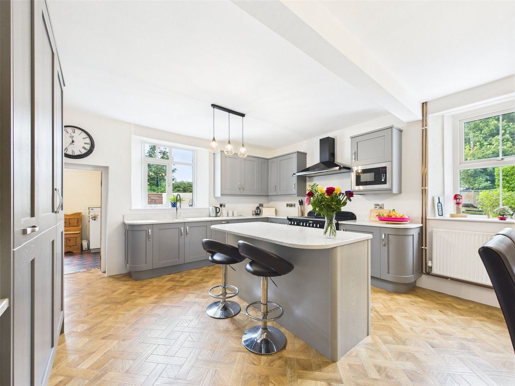 Property photo 3 of 28 Kitchen / Dining