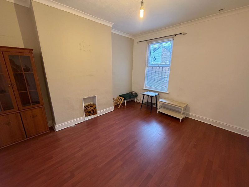 Property photo 3 of 9 Photo 1