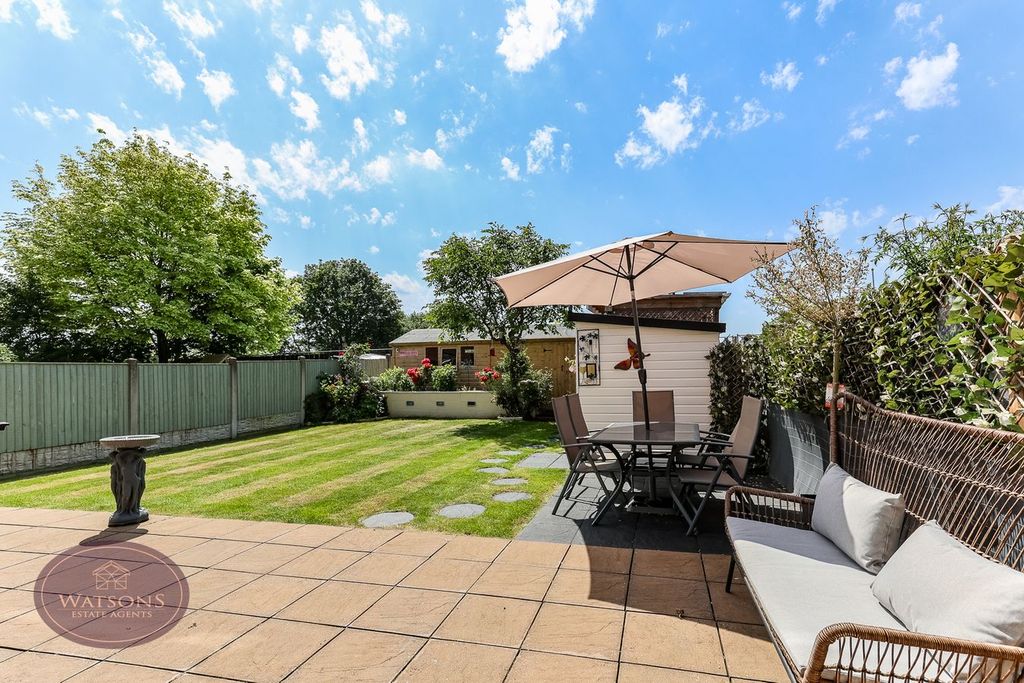 Property photo 2 of 25